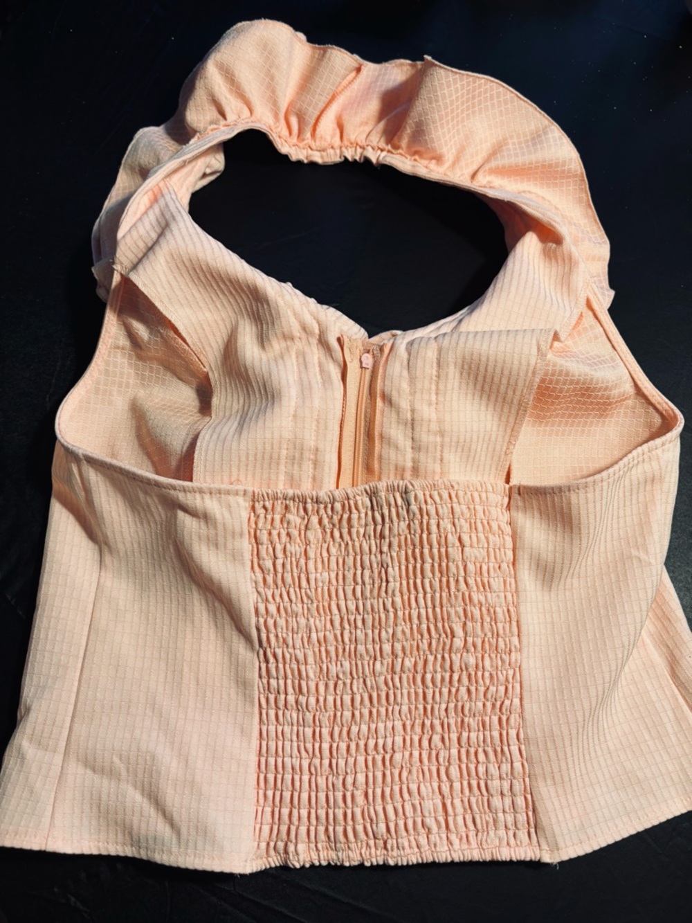 Ruffled Halter Camisole in Peach Size L (measurements in photo) - Picture 4 of 8